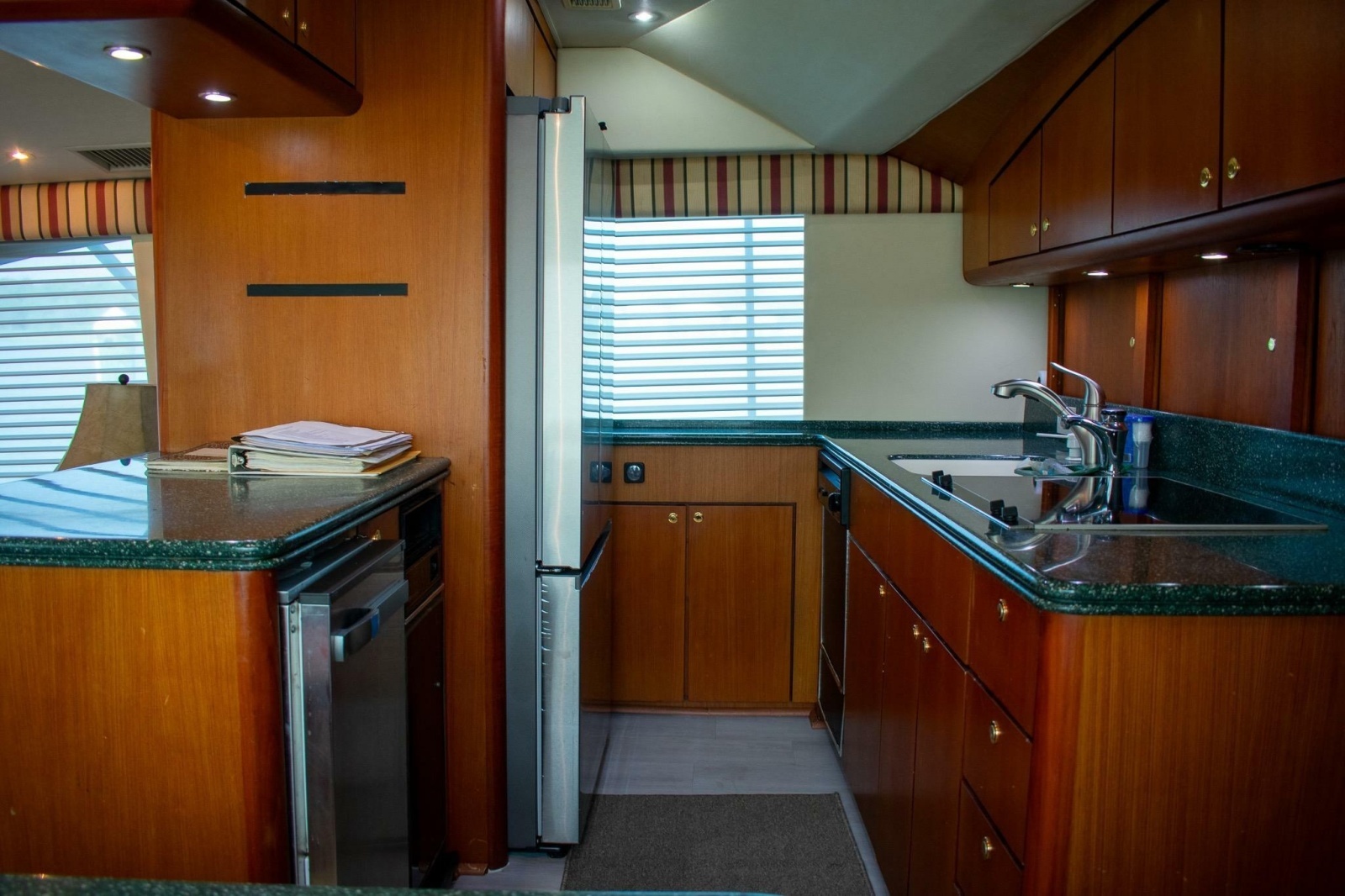 1999 Ocean Yachts 56 Super Sport