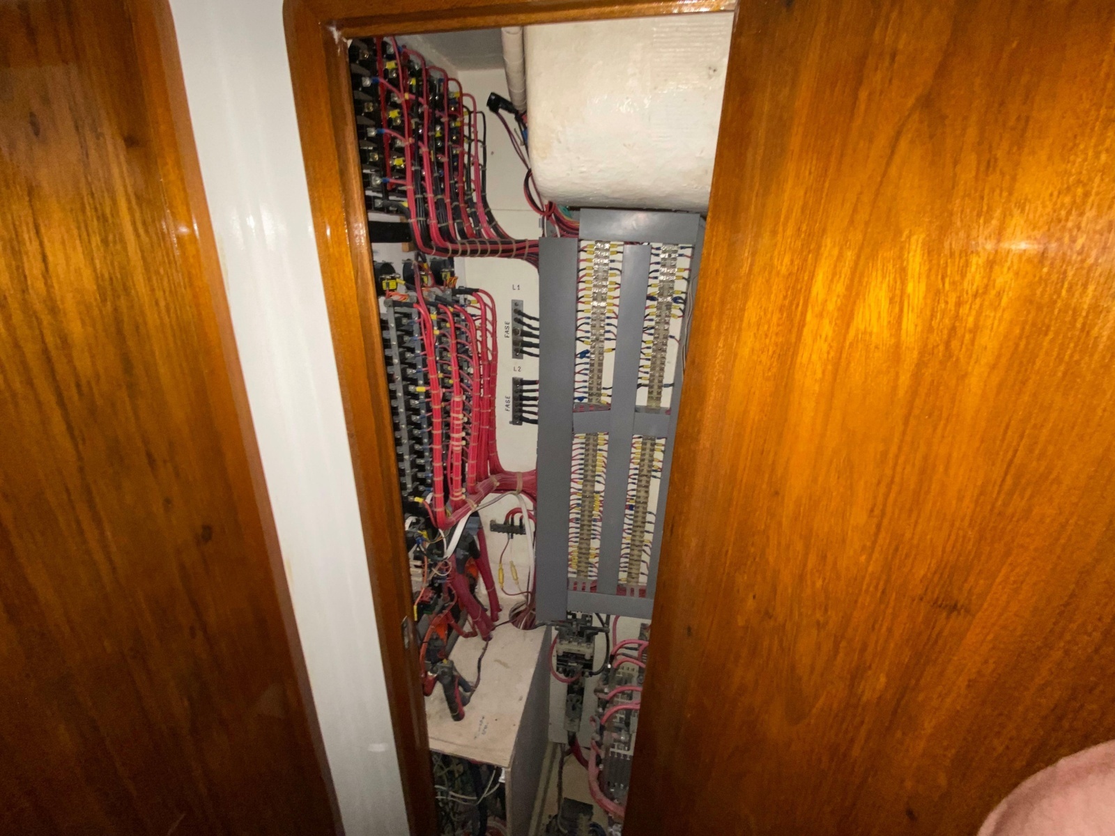 1995 Mares 58 Power Cat