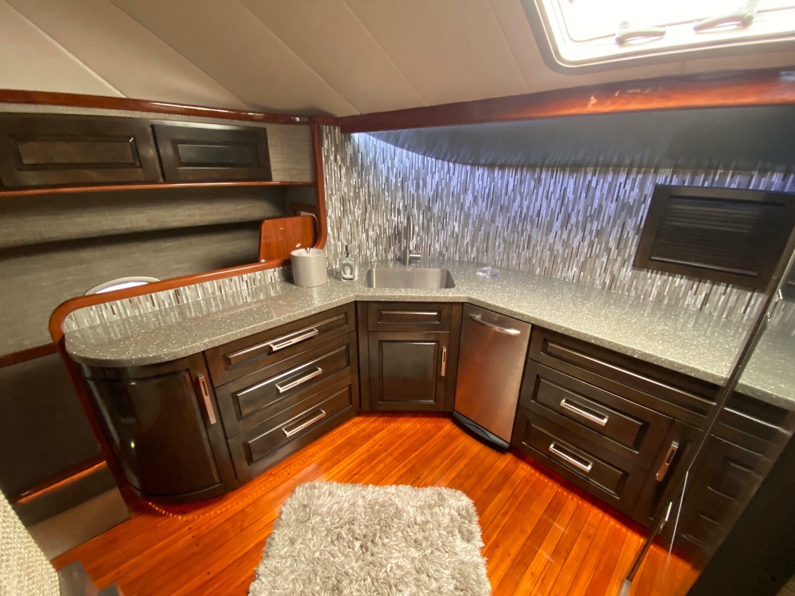 1995 Mares 58 Power Cat