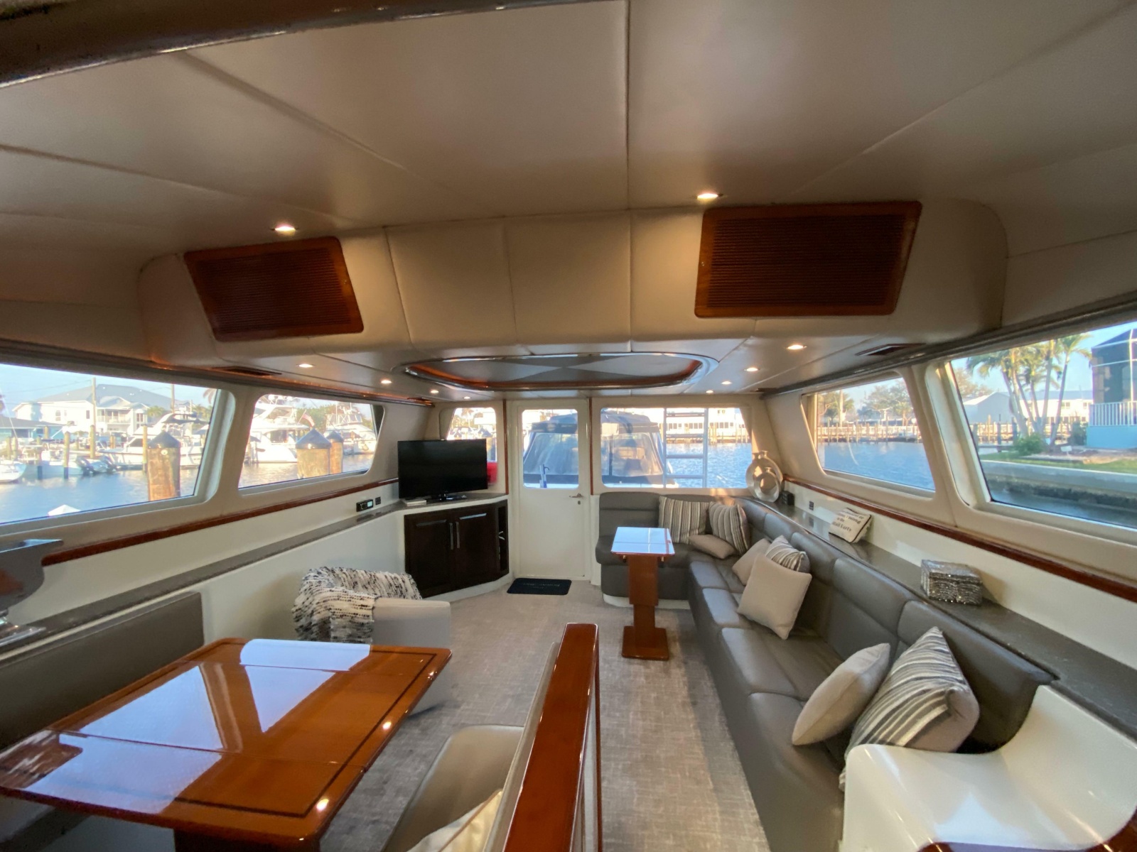 1995 Mares 58 Power Cat