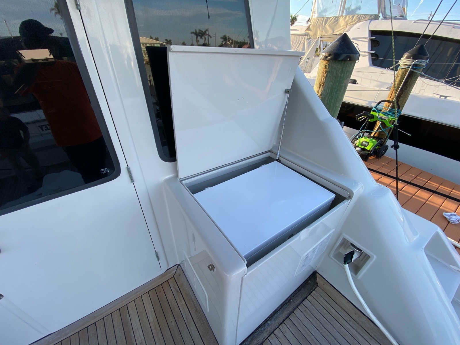 1995 Mares 58 Power Cat