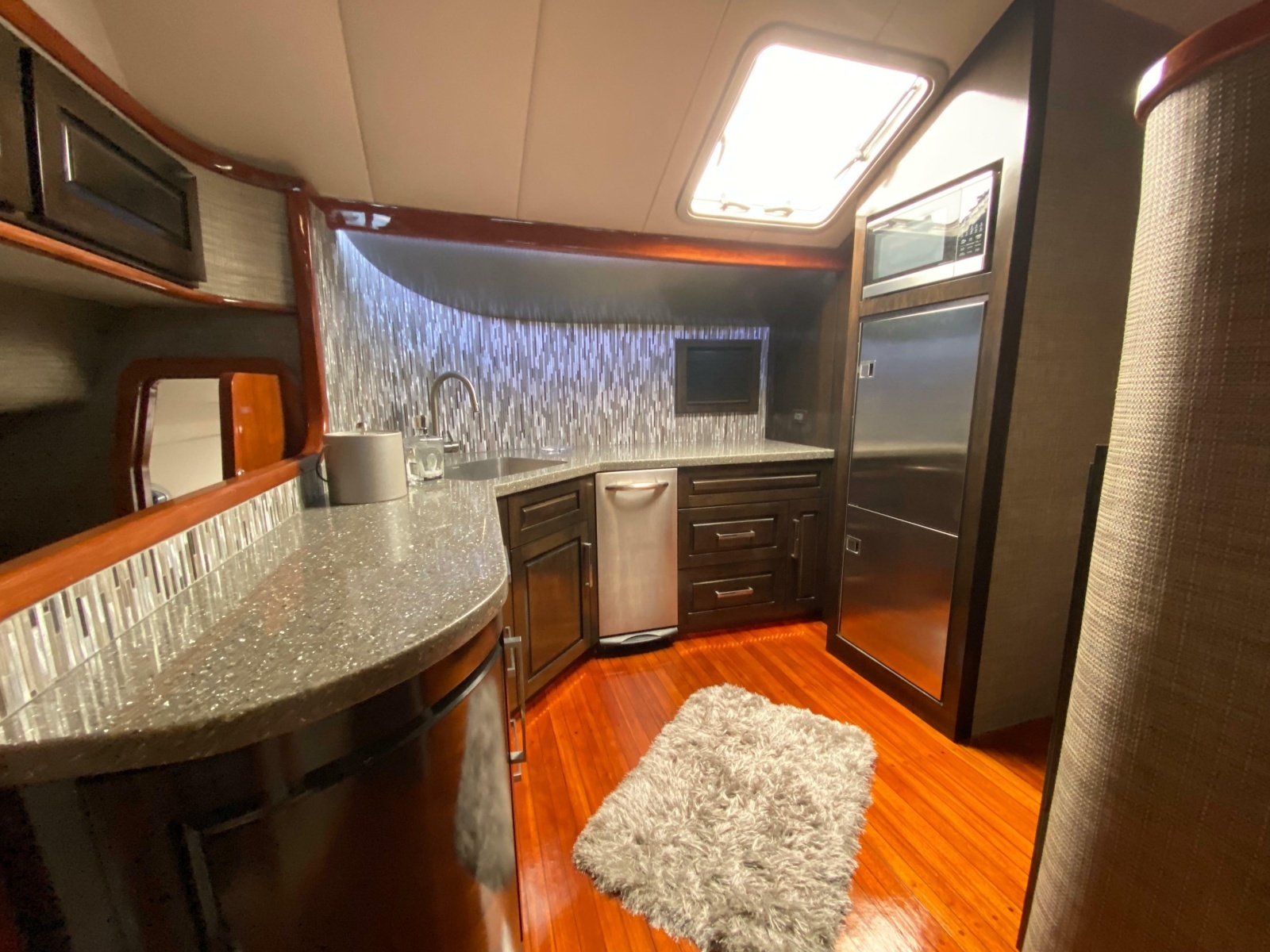 1995 Mares 58 Power Cat