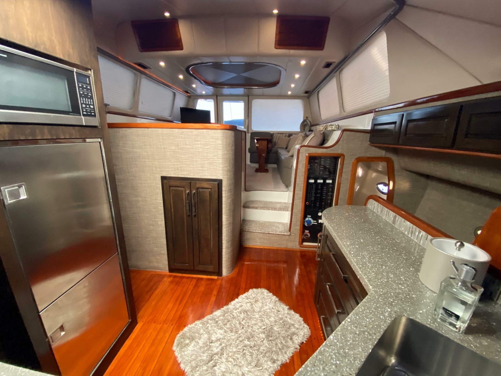 1995 Mares 58 Power Cat