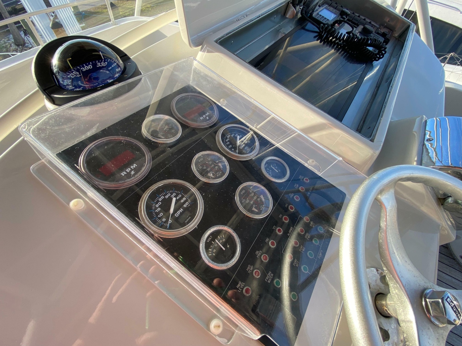 1995 Mares 58 Power Cat