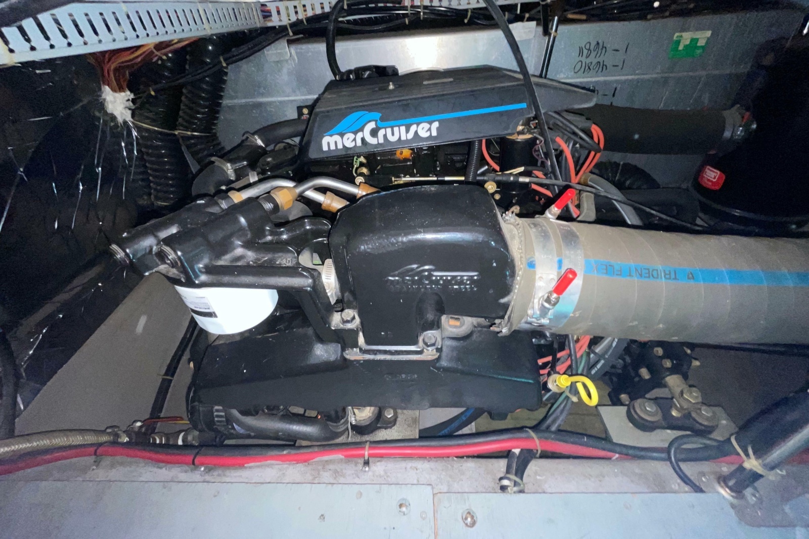 1994 Carver 370 Aft Cabin Motor Yacht