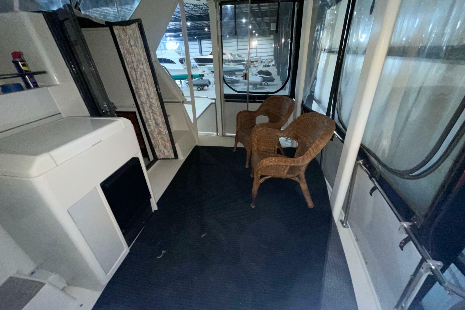 1994 Carver 370 Aft Cabin Motor Yacht