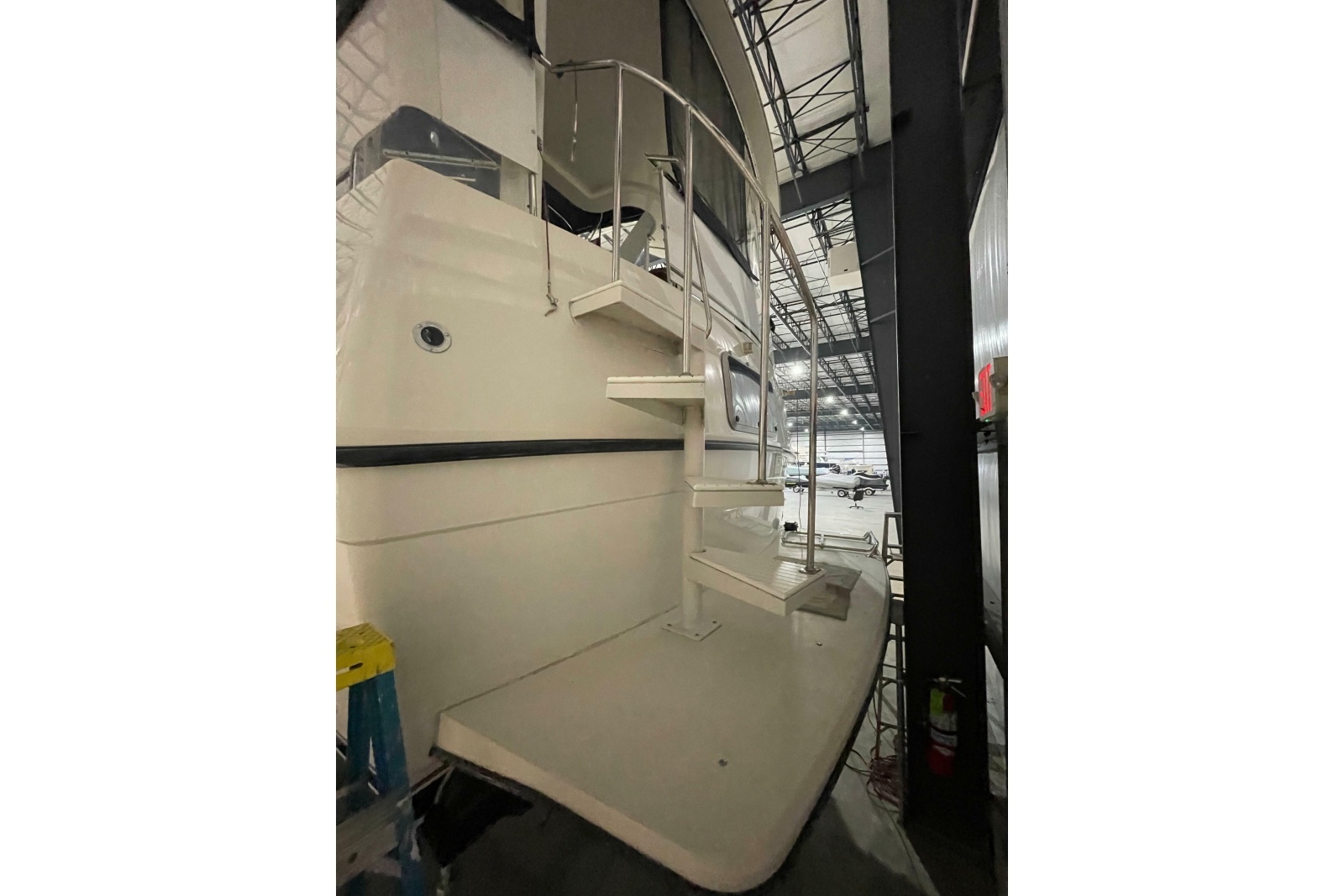 1994 Carver 370 Aft Cabin Motor Yacht