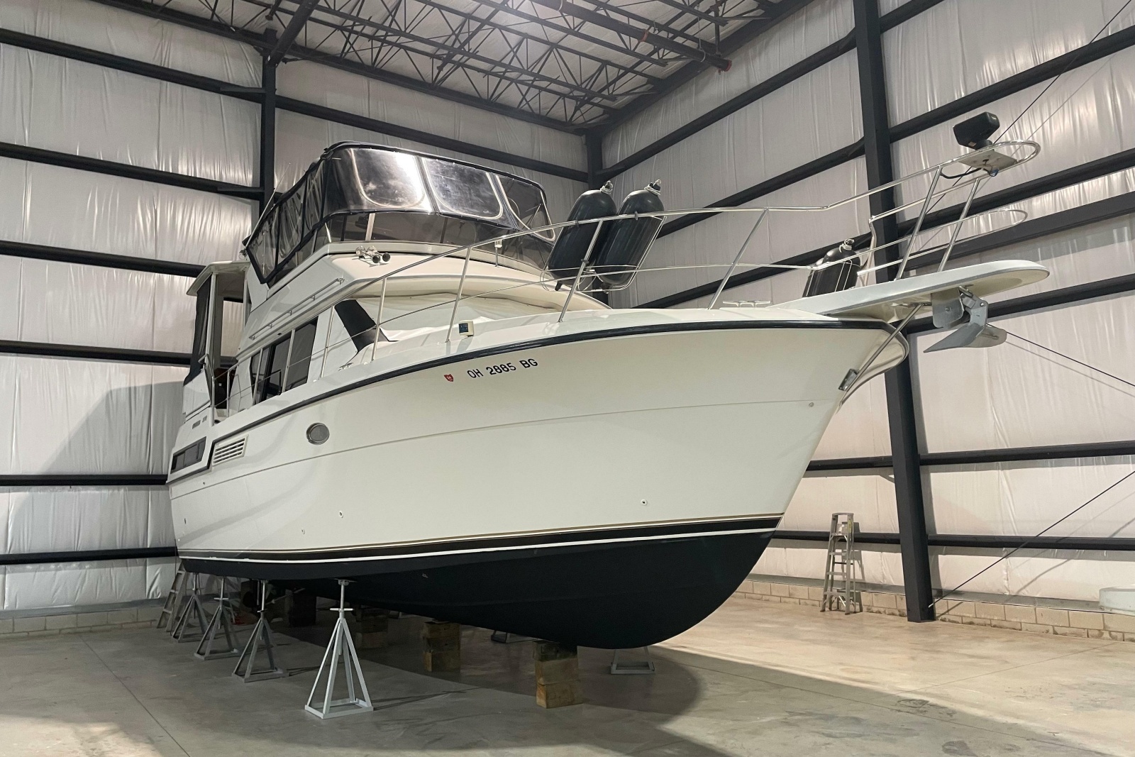 1994 Carver 370 Aft Cabin Motor Yacht