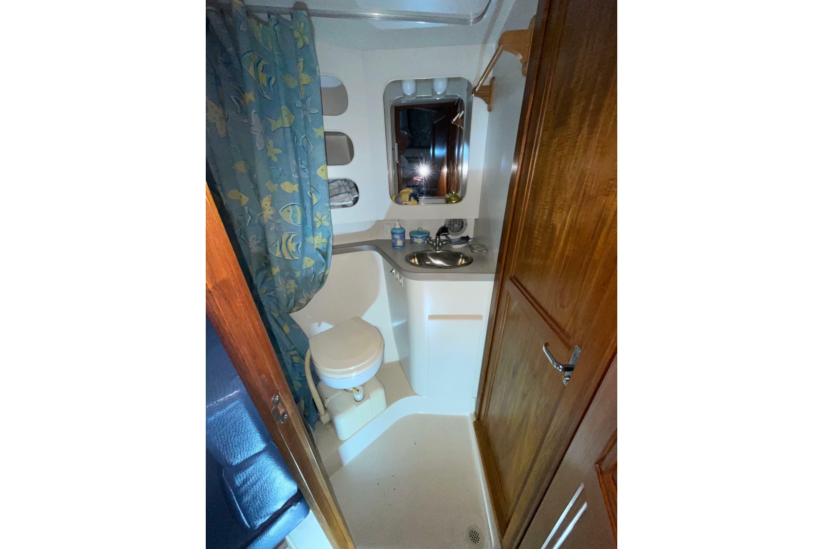 1994 Carver 370 Aft Cabin Motor Yacht