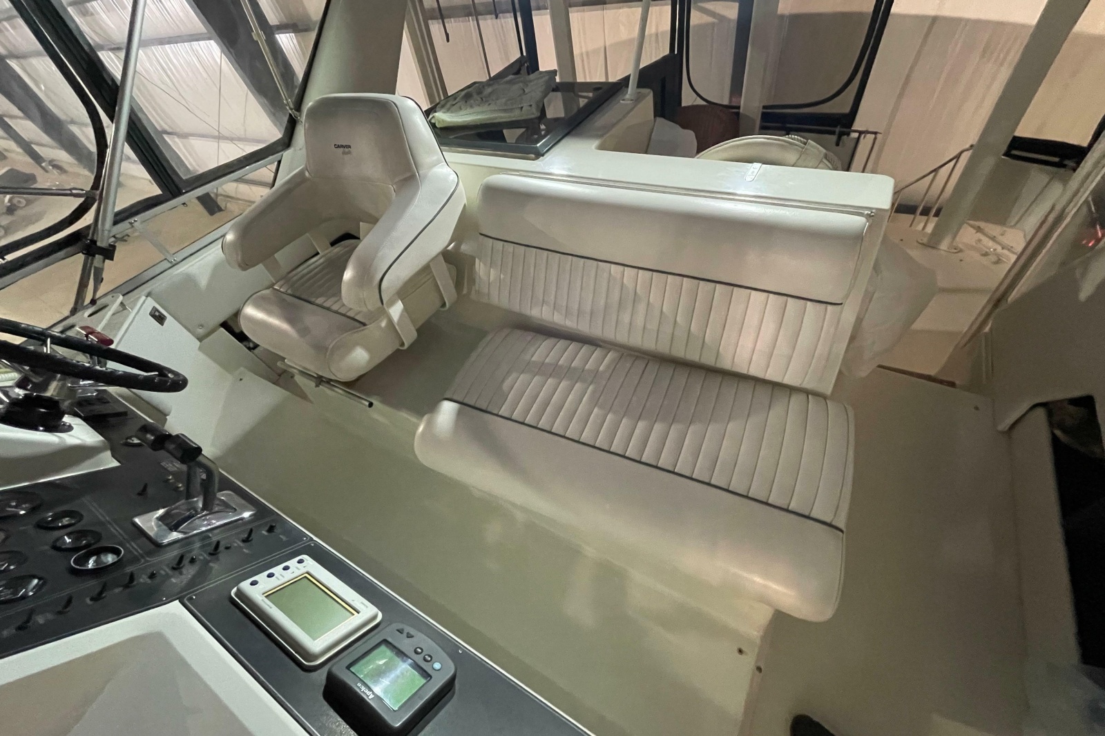1994 Carver 370 Aft Cabin Motor Yacht