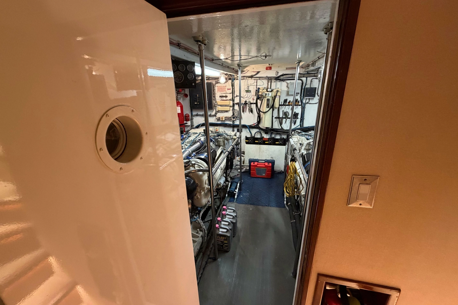 1991 Hatteras 70 Cockpit Motor Yacht