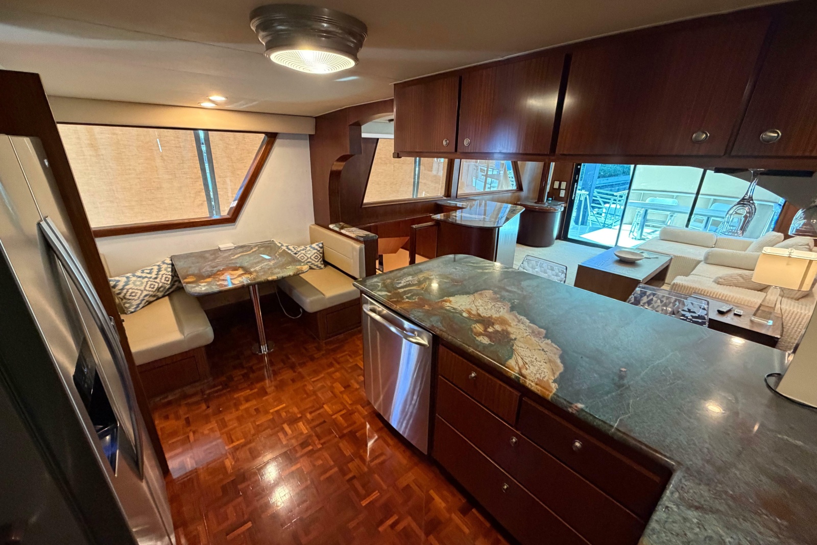 1991 Hatteras 70 Cockpit Motor Yacht