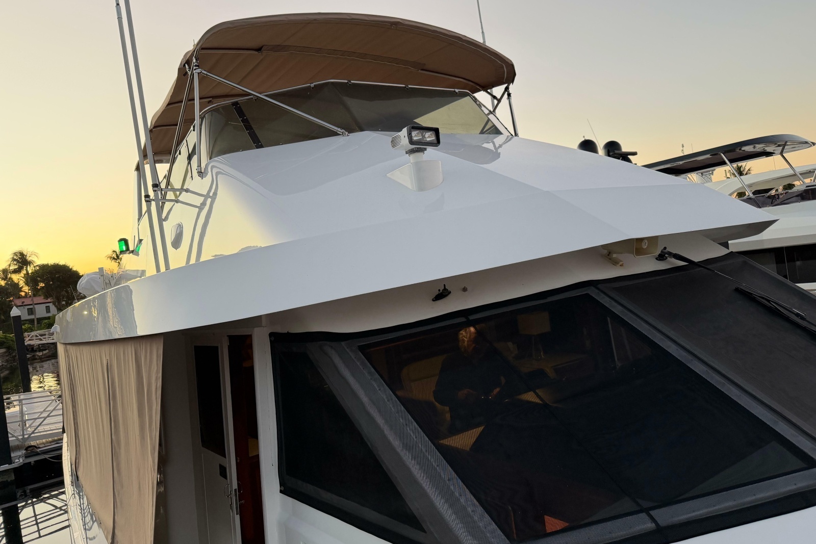 1991 Hatteras 70 Cockpit Motor Yacht