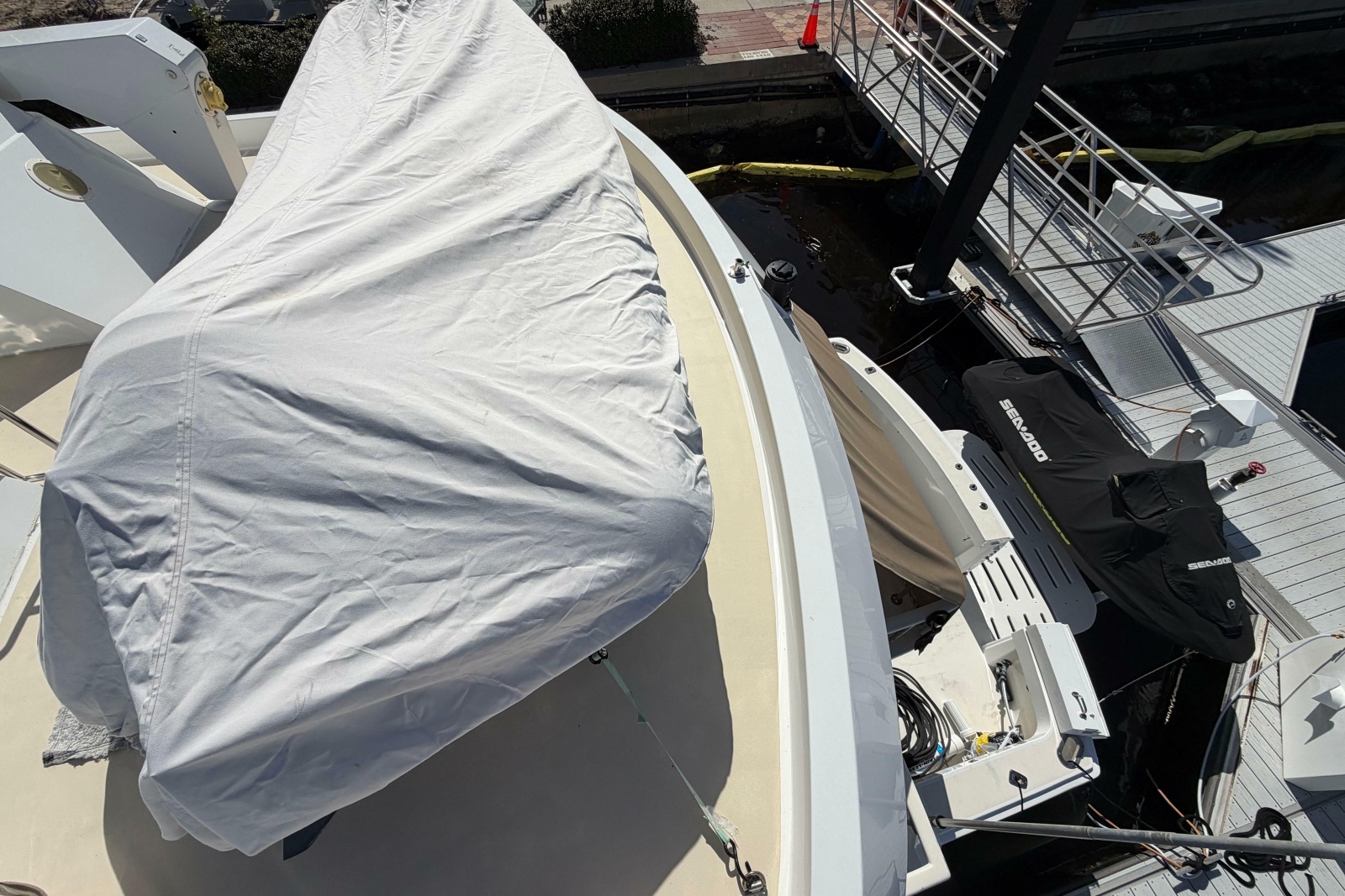 1991 Hatteras 70 Cockpit Motor Yacht