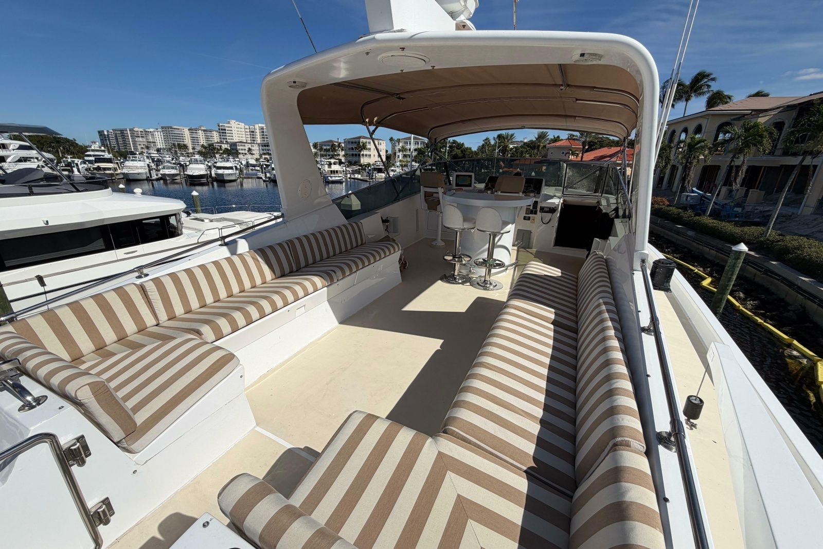1991 Hatteras 70 Cockpit Motor Yacht