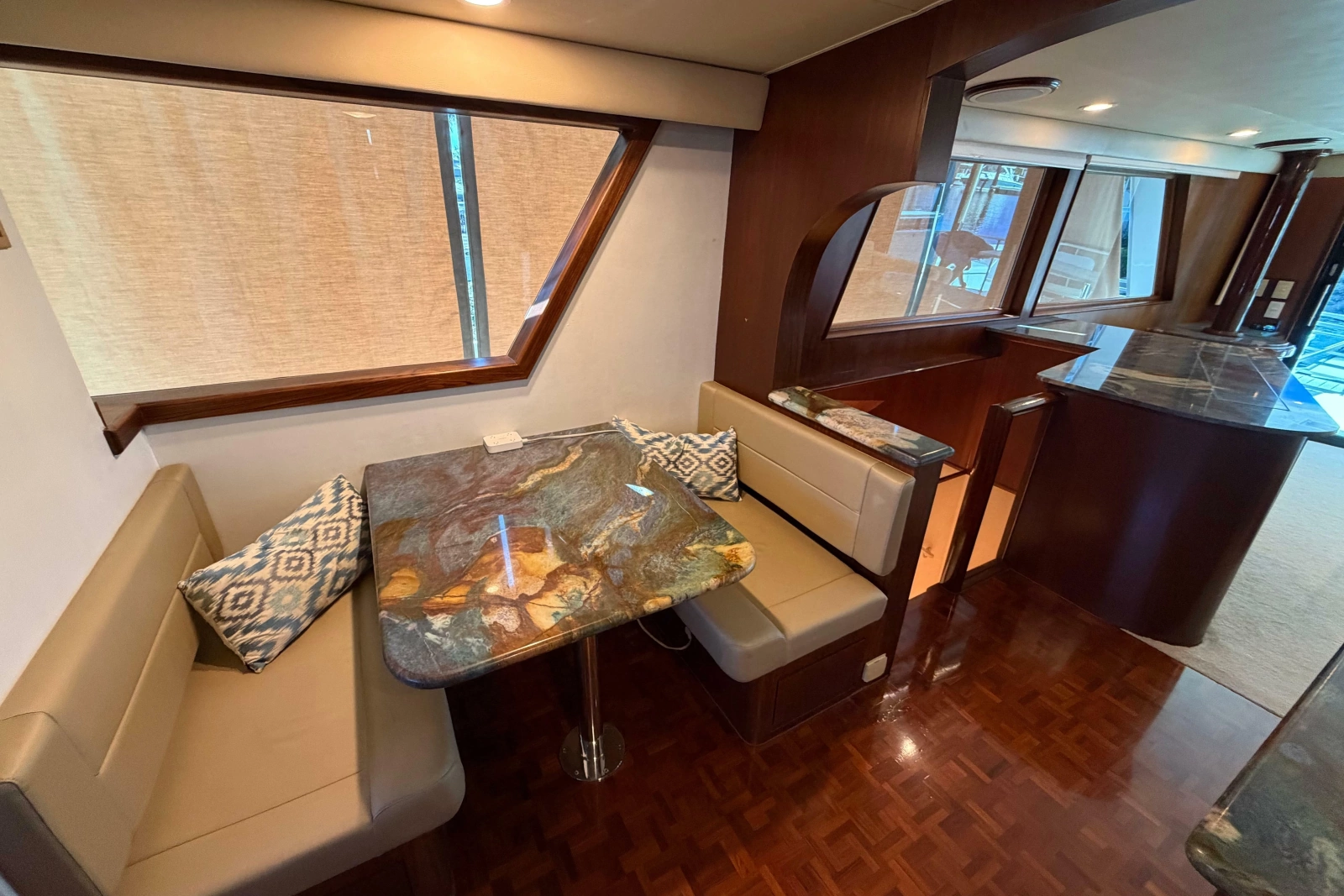 1991 Hatteras 70 Cockpit Motor Yacht
