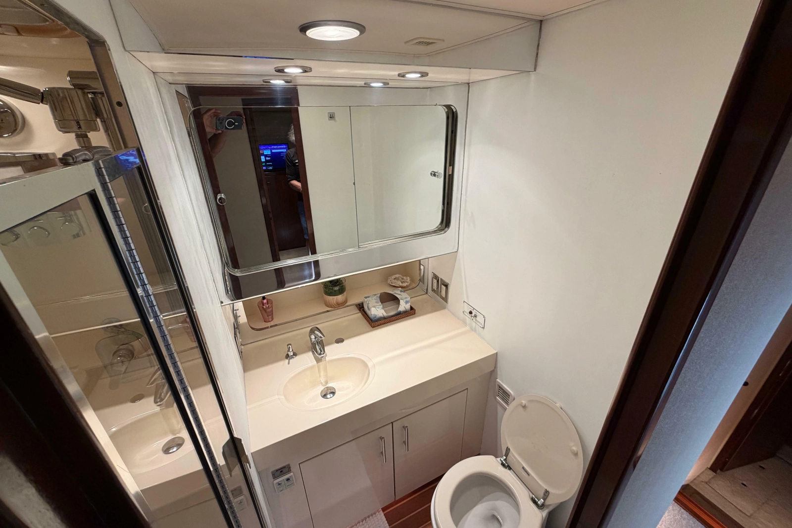 1991 Hatteras 70 Cockpit Motor Yacht