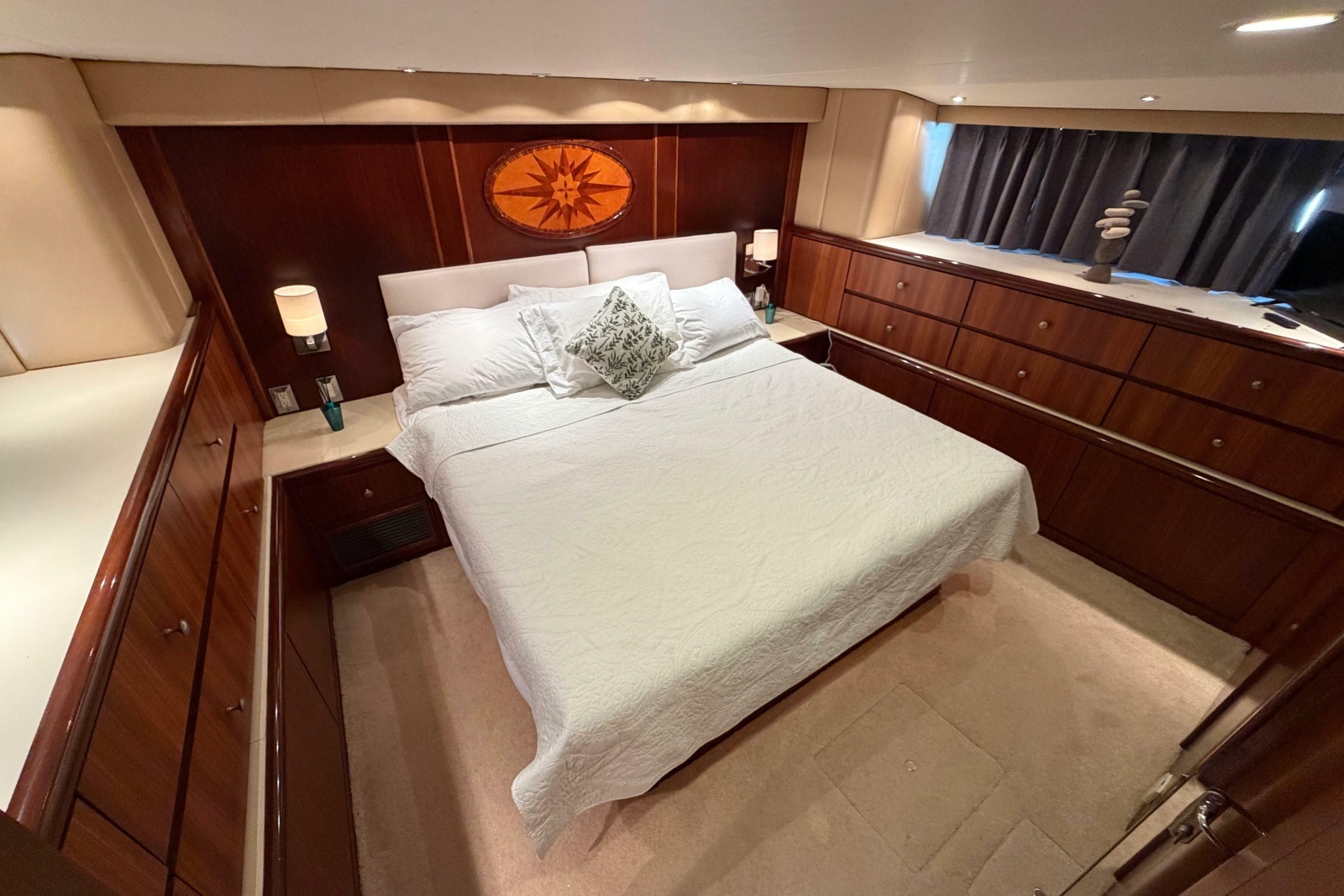 1991 Hatteras 70 Cockpit Motor Yacht