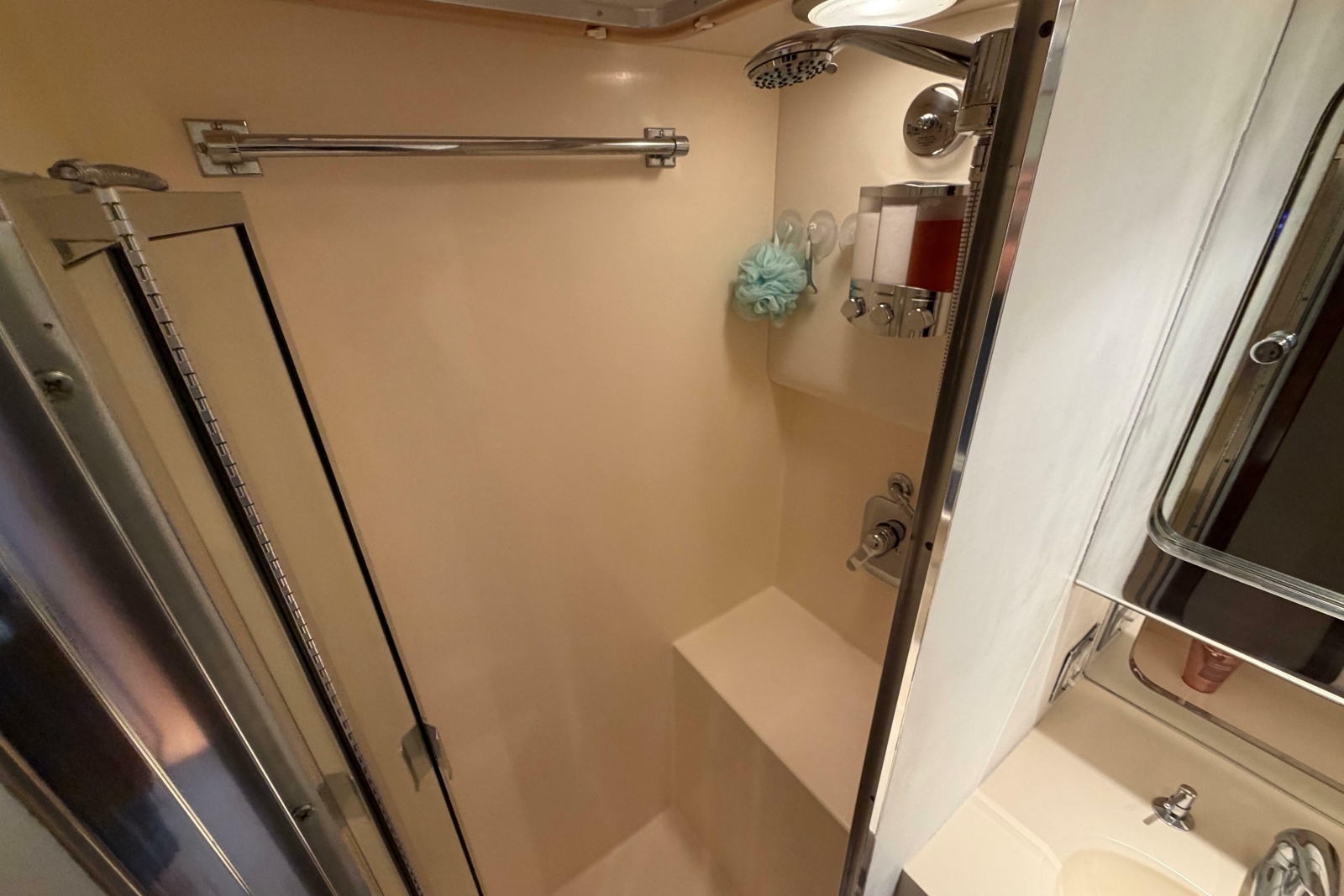 1991 Hatteras 70 Cockpit Motor Yacht