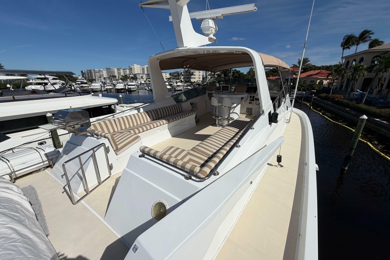 1991 Hatteras 70 Cockpit Motor Yacht