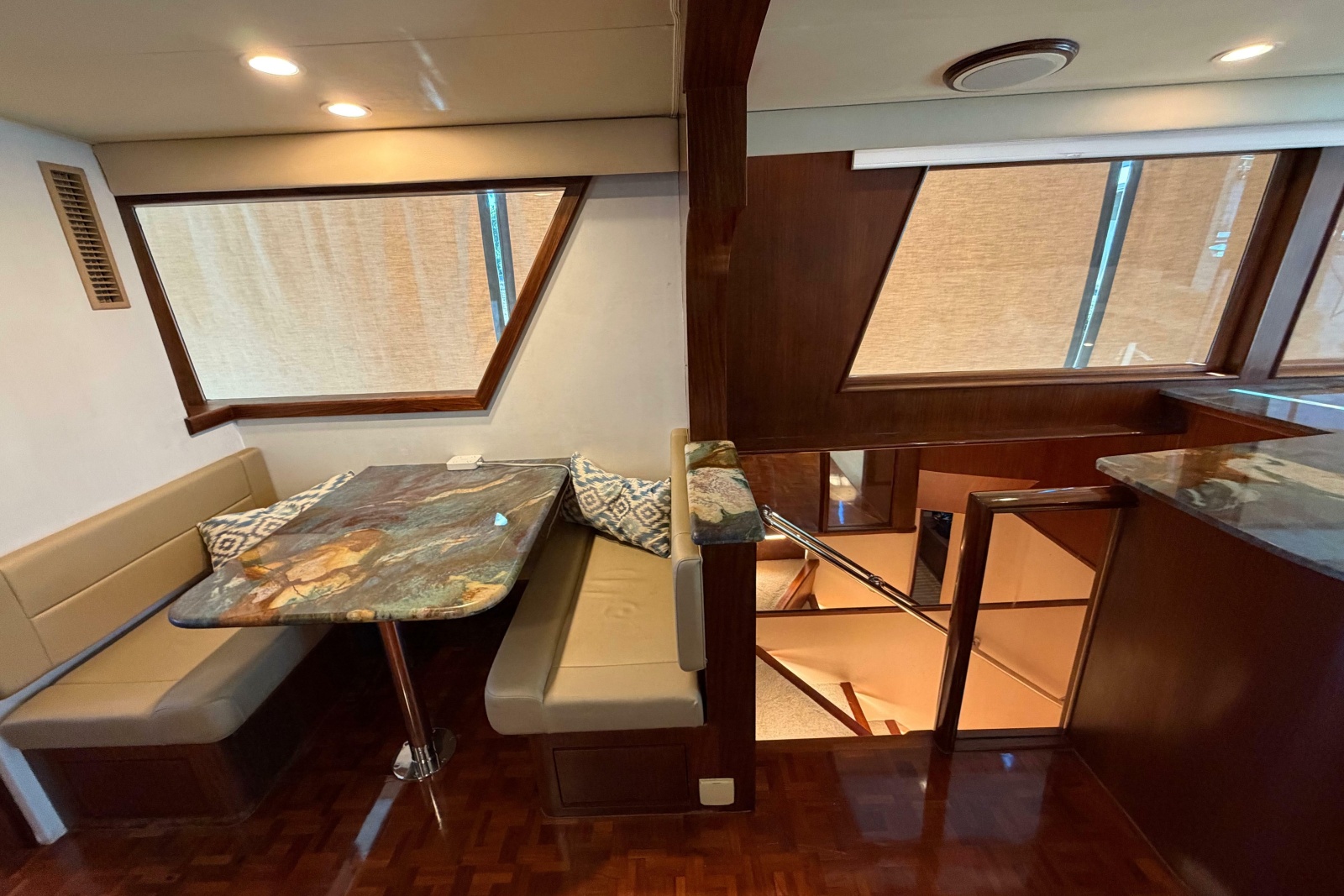 1991 Hatteras 70 Cockpit Motor Yacht