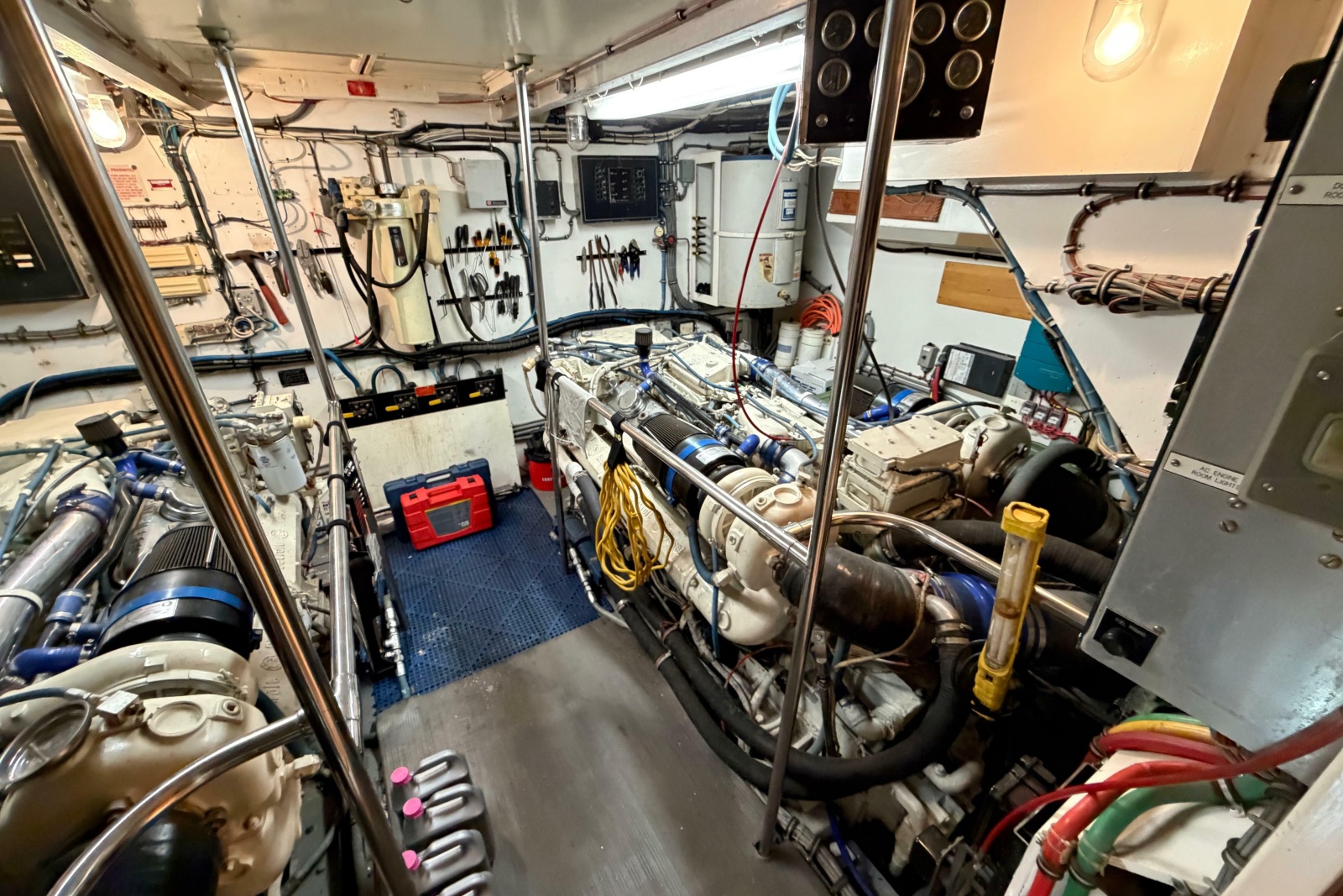 1991 Hatteras 70 Cockpit Motor Yacht
