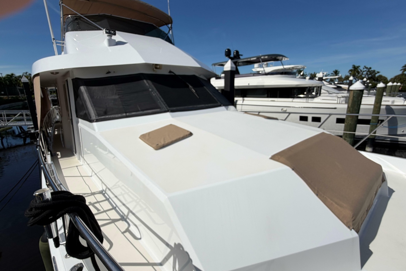 1991 Hatteras 70 Cockpit Motor Yacht