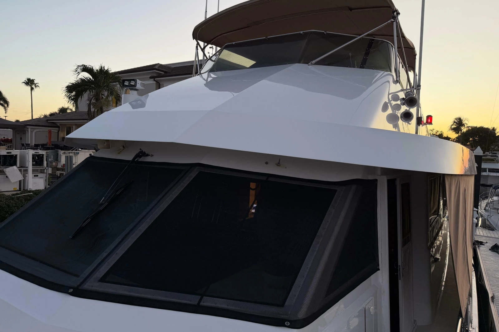 1991 Hatteras 70 Cockpit Motor Yacht