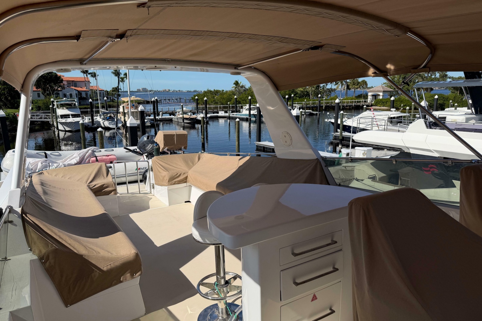1991 Hatteras 70 Cockpit Motor Yacht
