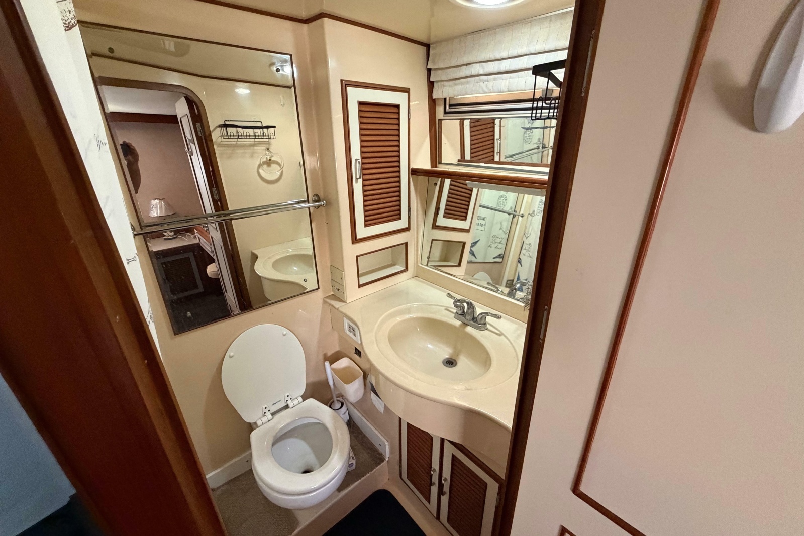 1987 Hi-Star 55 Yacht Fisherman