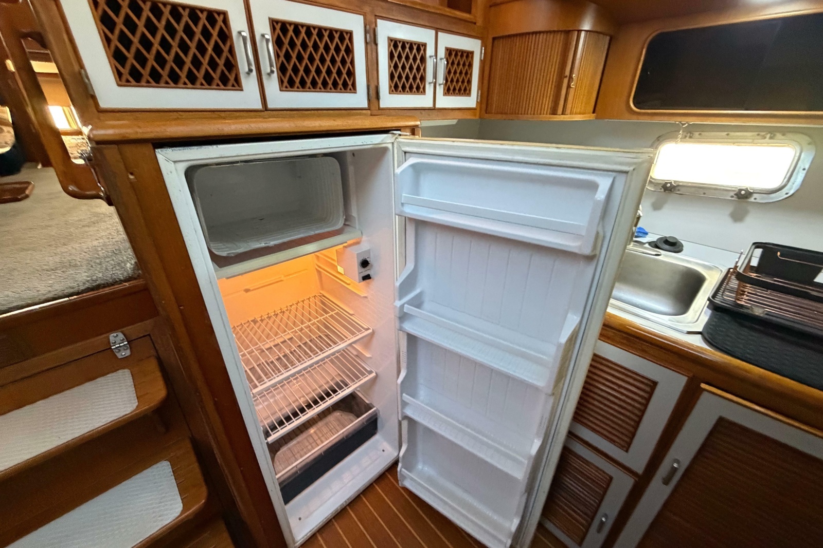 1987 Hi-Star 55 Yacht Fisherman