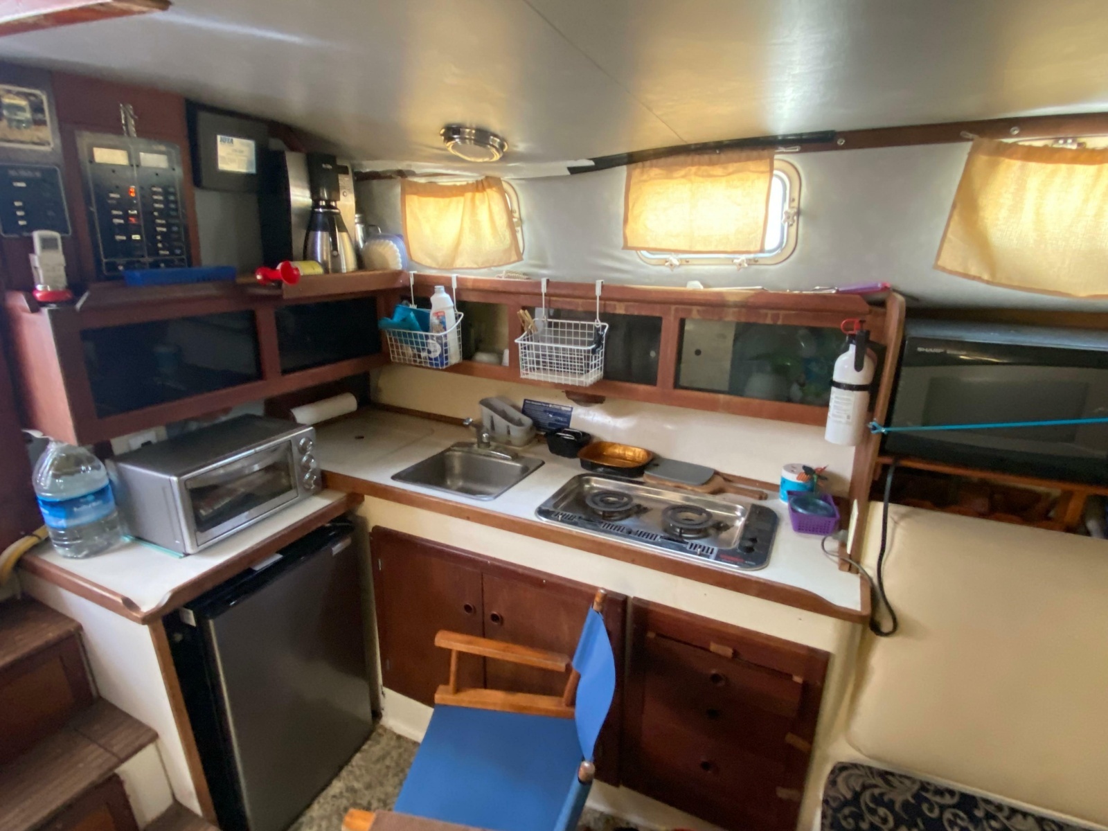 1986 Albin 34 Family Cruiser