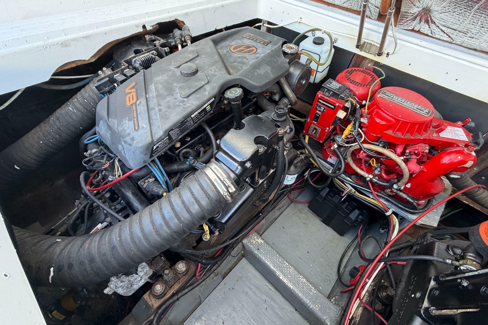 1973 Chris-Craft 31 Commander