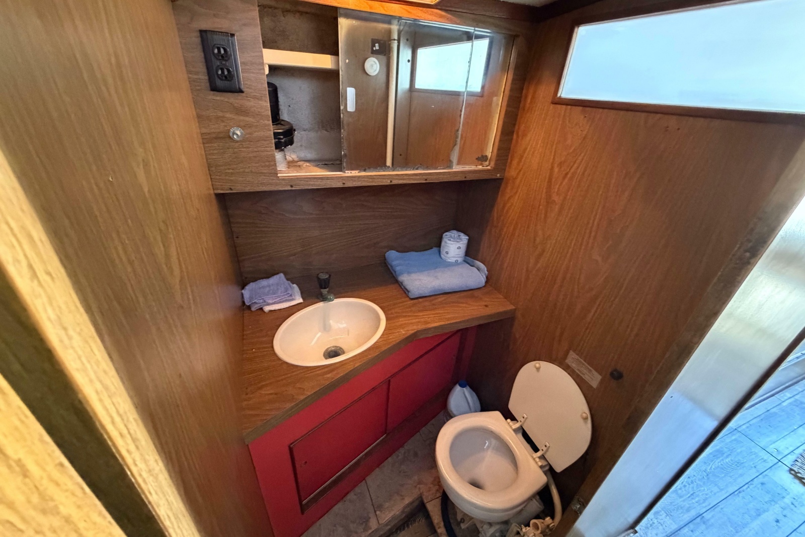 1973 Chris-Craft 31 Commander