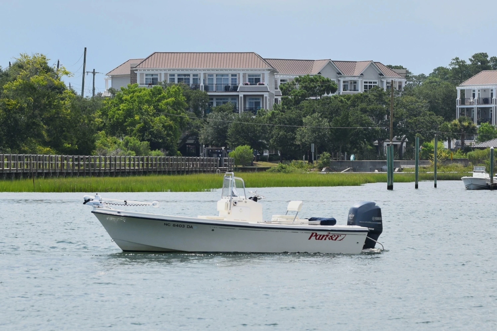 2005 Parker 1801 Center Console