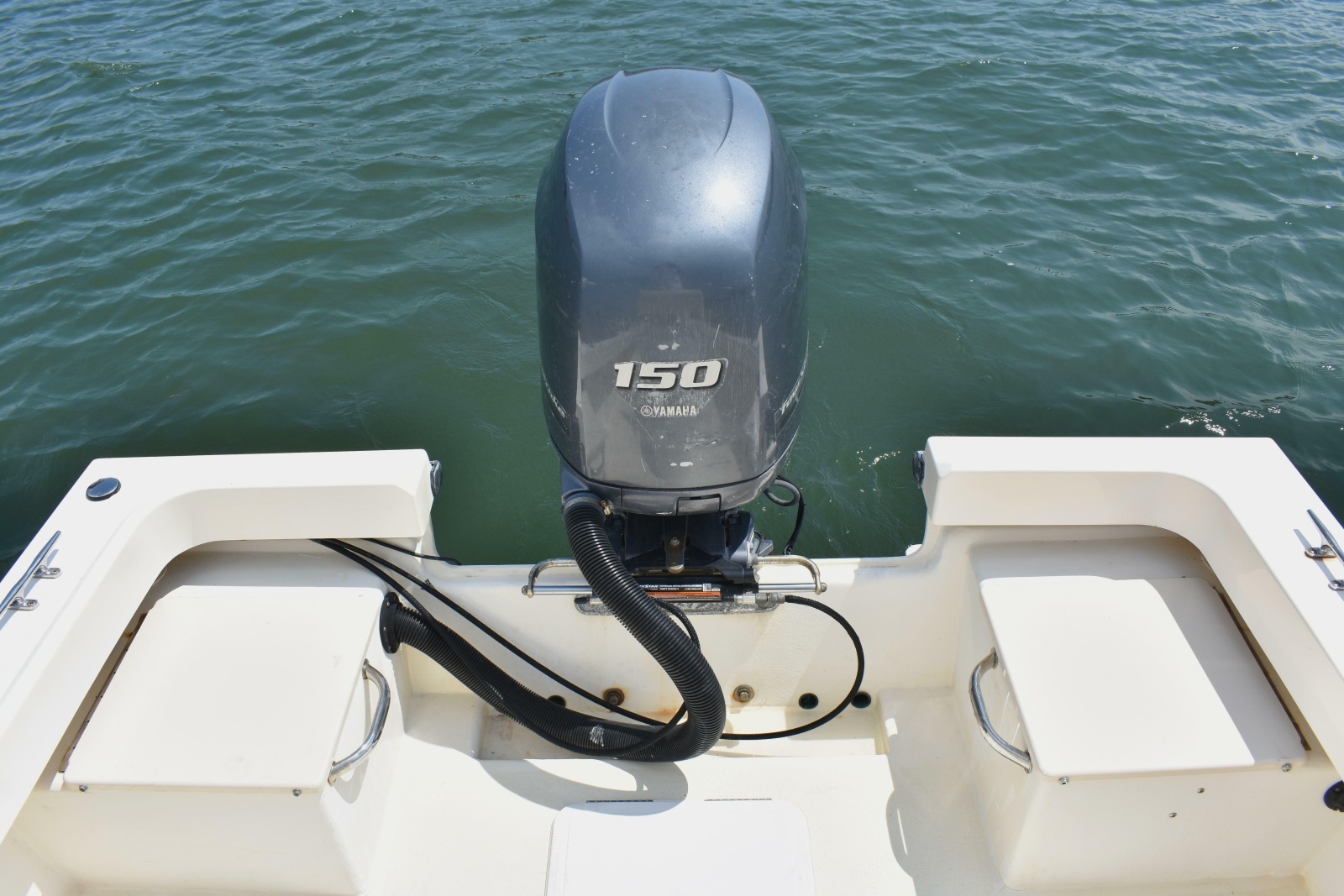 2005 Parker 1801 Center Console