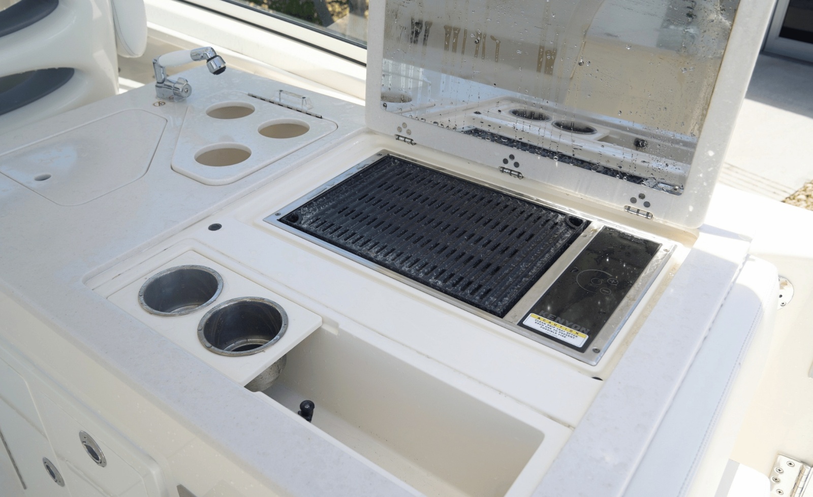 2021 Cobia 330DC