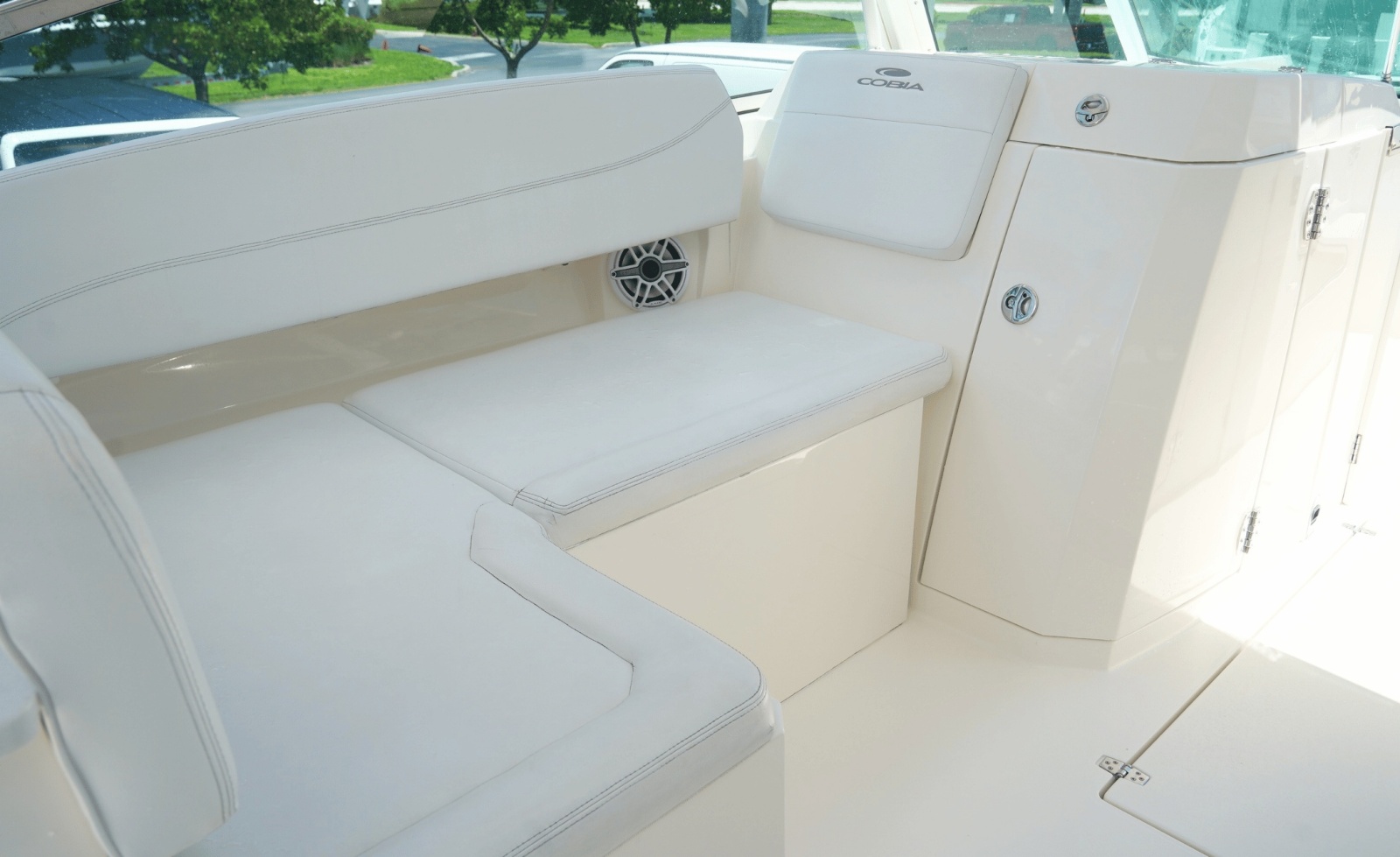 2021 Cobia 330DC