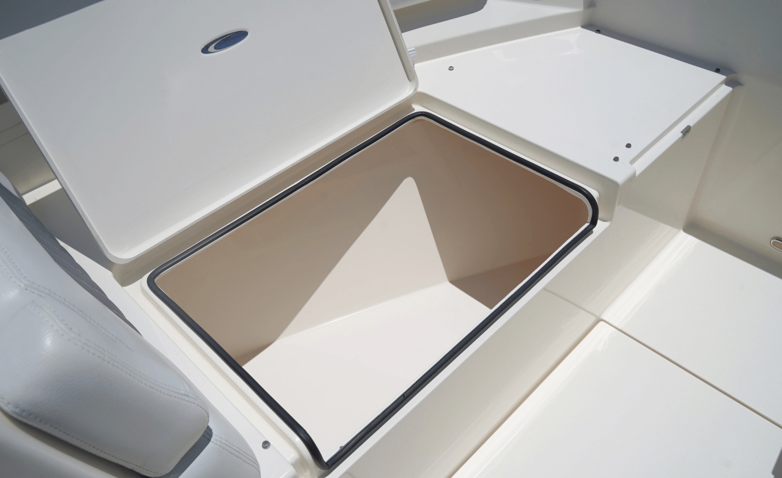 2021 Cobia 330DC