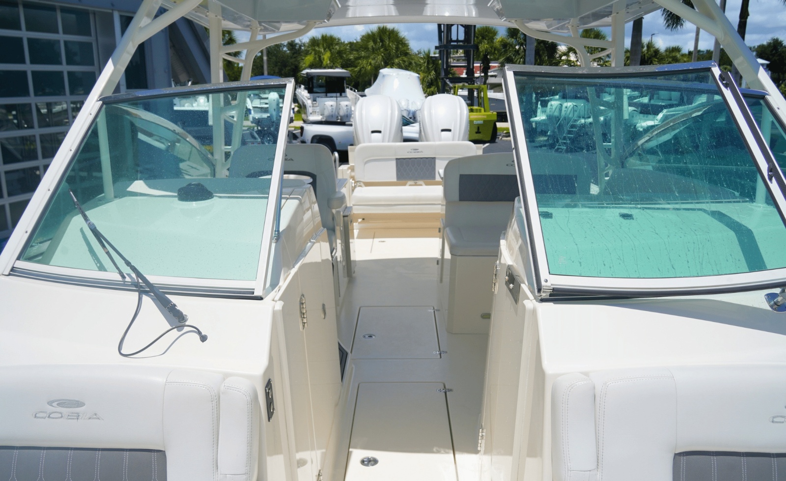 2021 Cobia 330DC