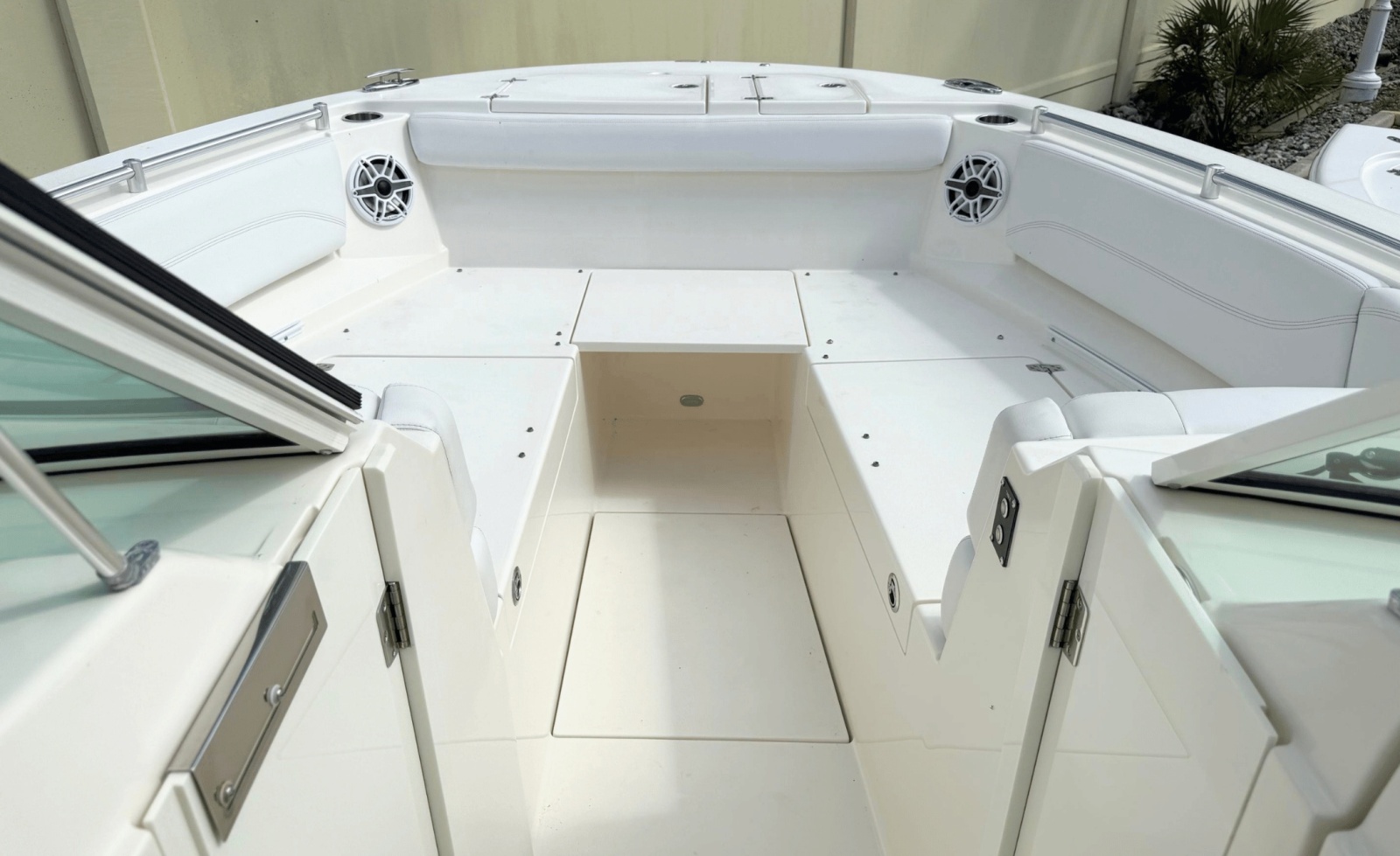 2021 Cobia 330DC