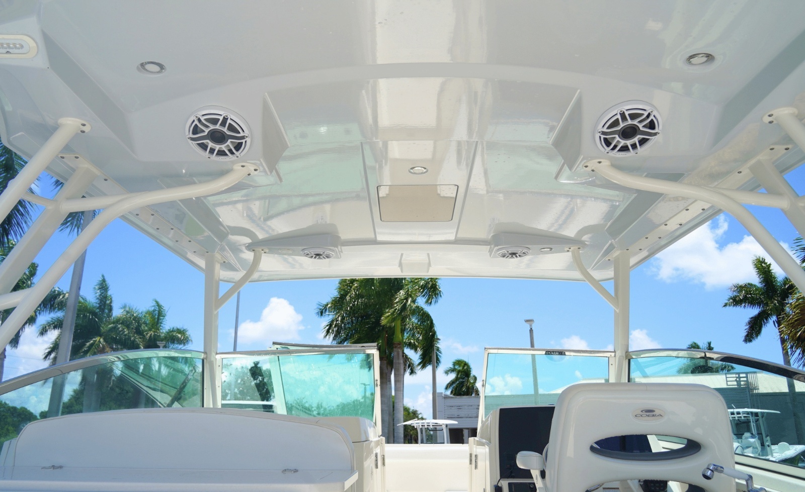 2021 Cobia 330DC