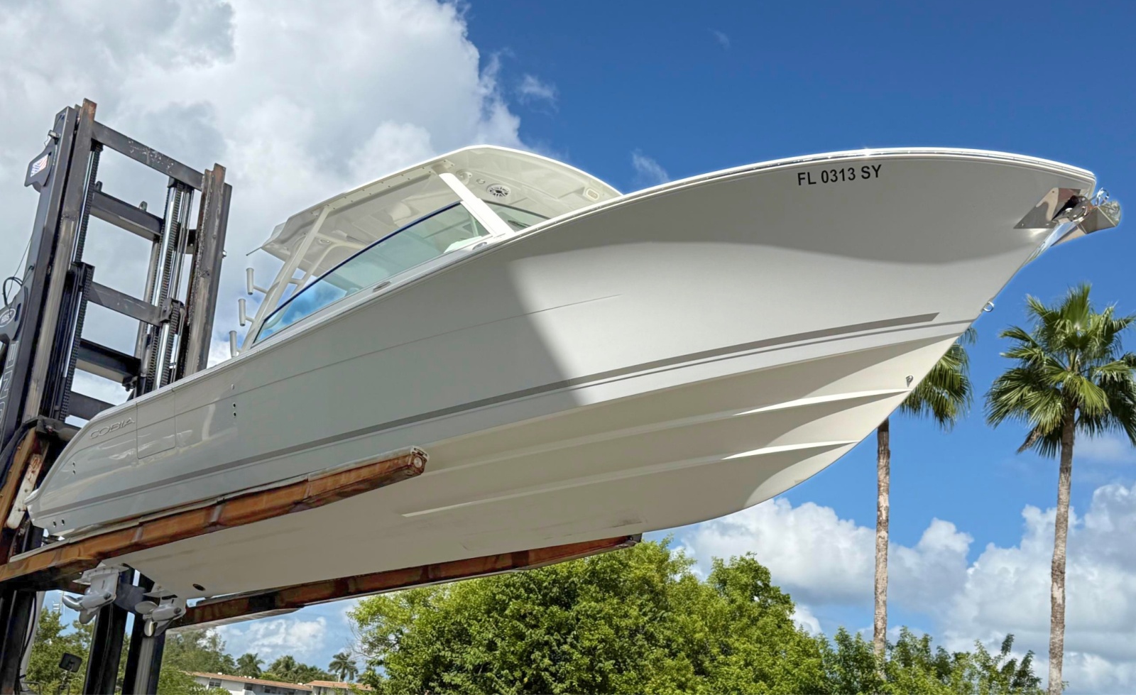 2021 Cobia 330DC