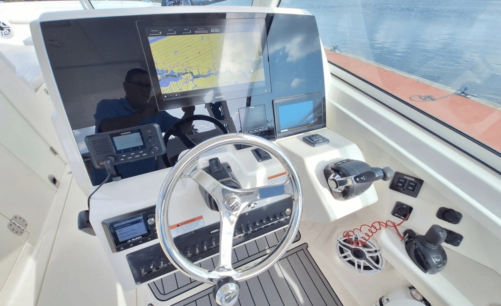 2021 Cobia 330DC