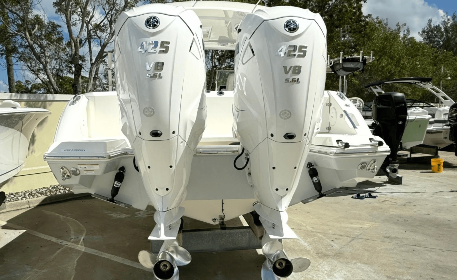 2021 Cobia 330DC