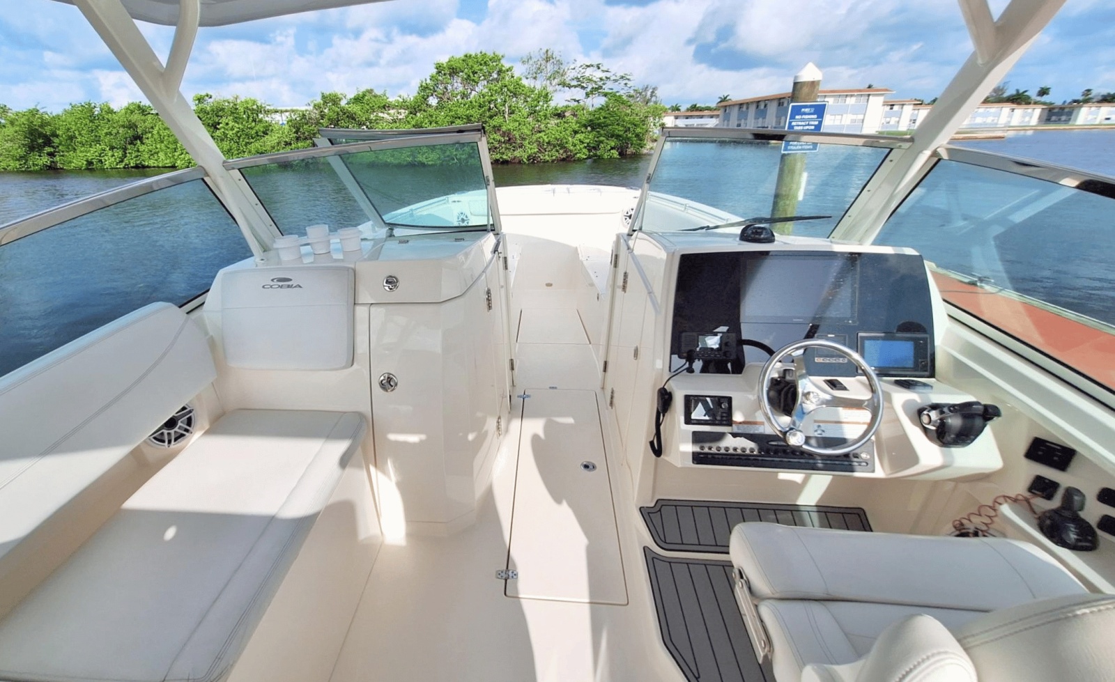 2021 Cobia 330DC