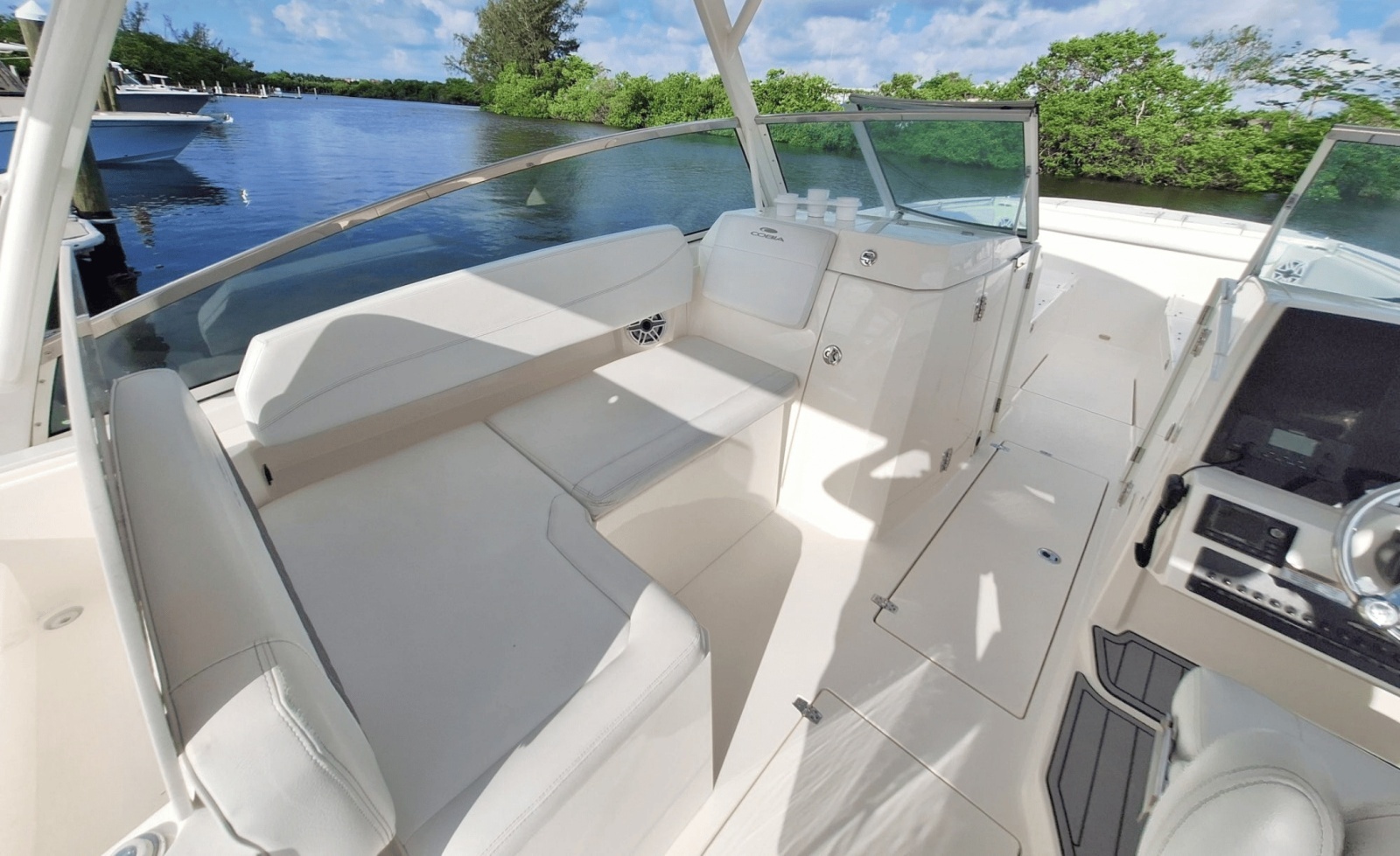 2021 Cobia 330DC