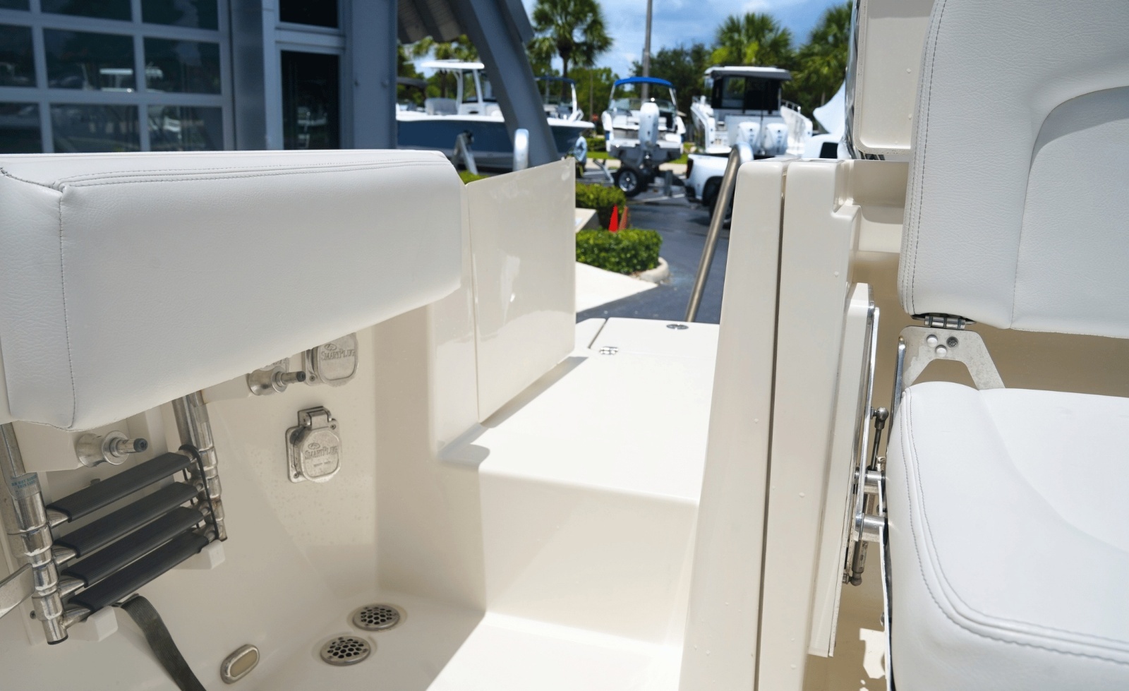 2021 Cobia 330DC