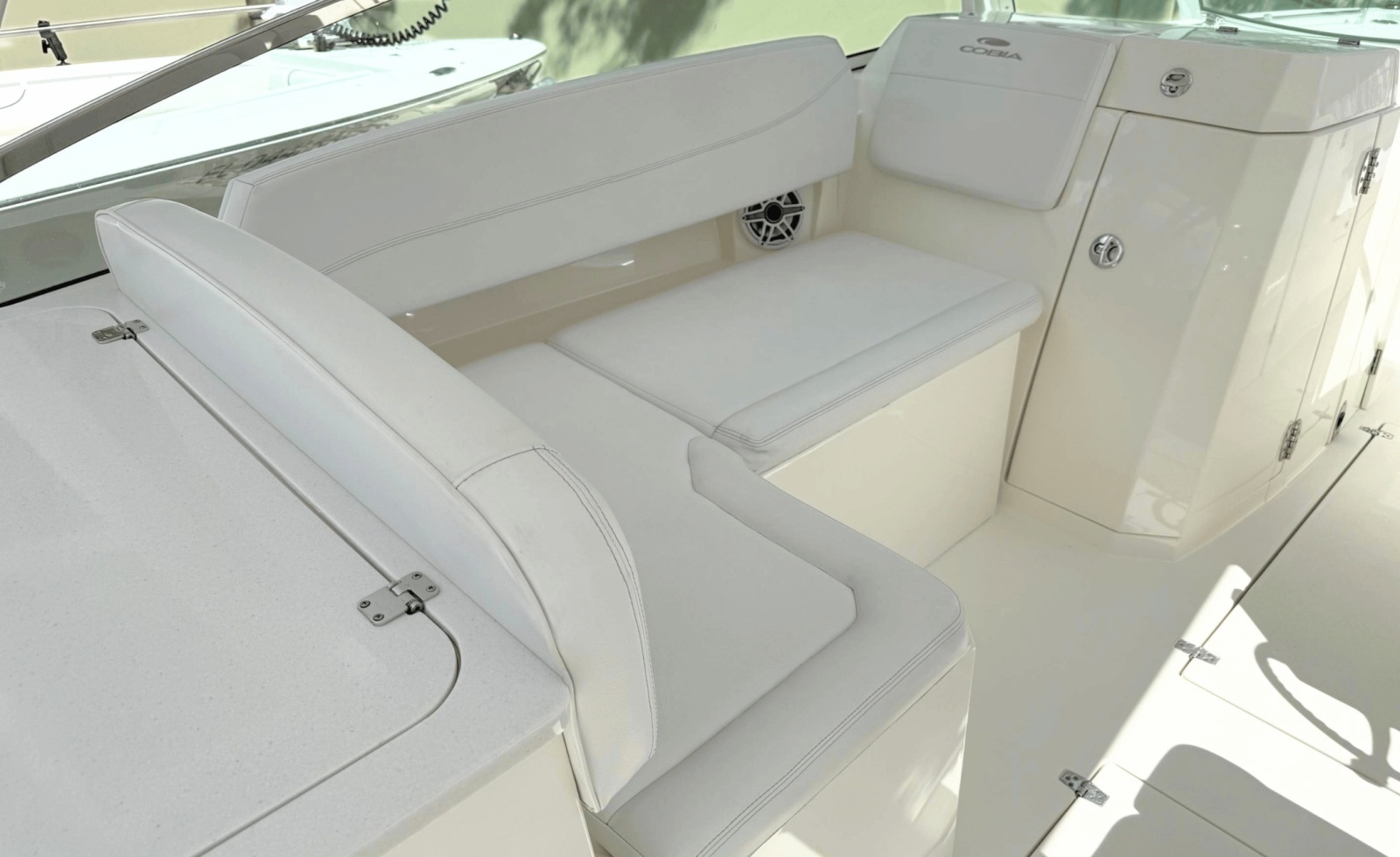2021 Cobia 330DC