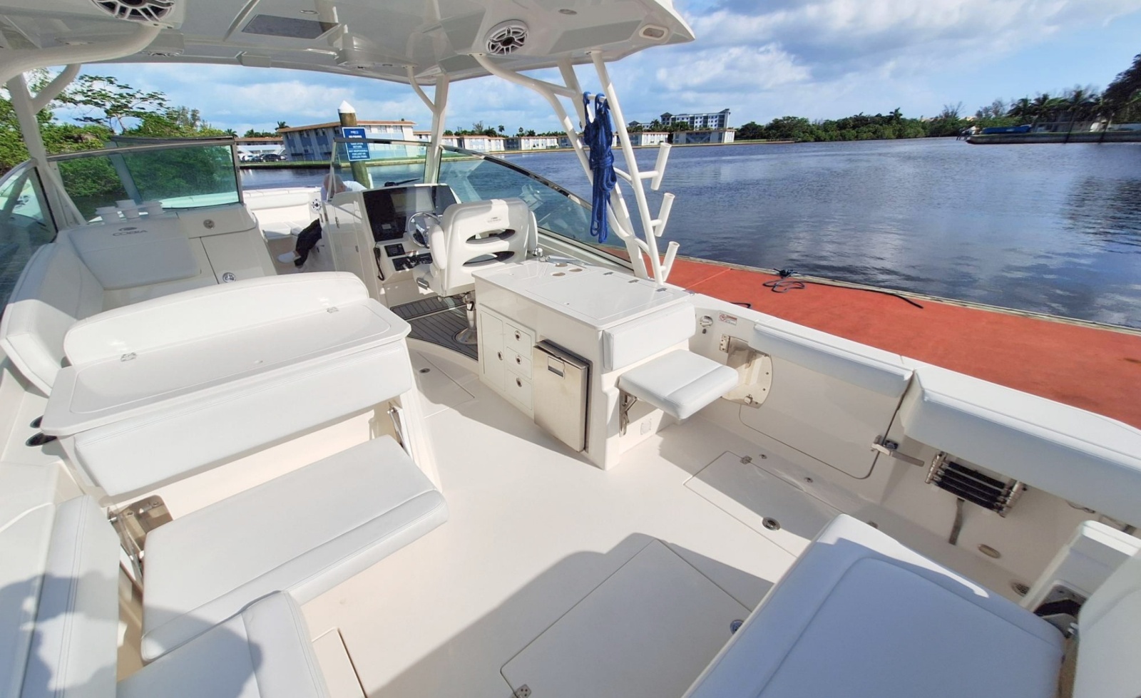 2021 Cobia 330DC